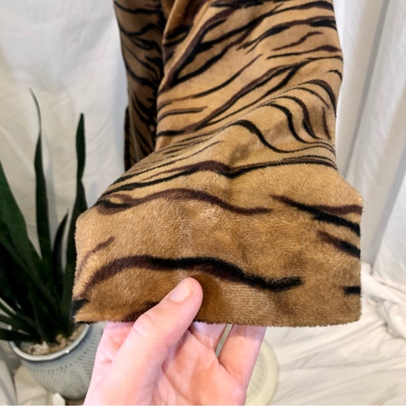 Vintage Y2K Stone Ridge Faux Fur Velvet Tiger Print Button Front Long Coat - Picture 10 of 16